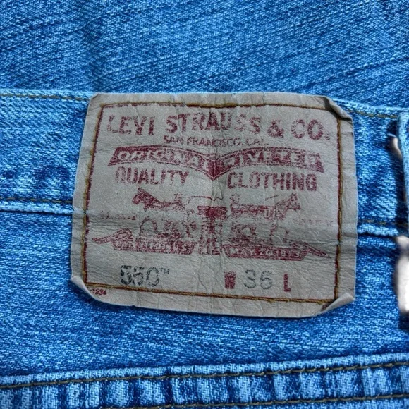 Levi's 550 Men's Classic Blue Denim Shorts - Picture 8 of 9